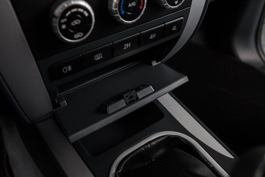 Детали интерьера Foton Tunland Double Cab 2016 года  (CIS) (фото 57 из 115)